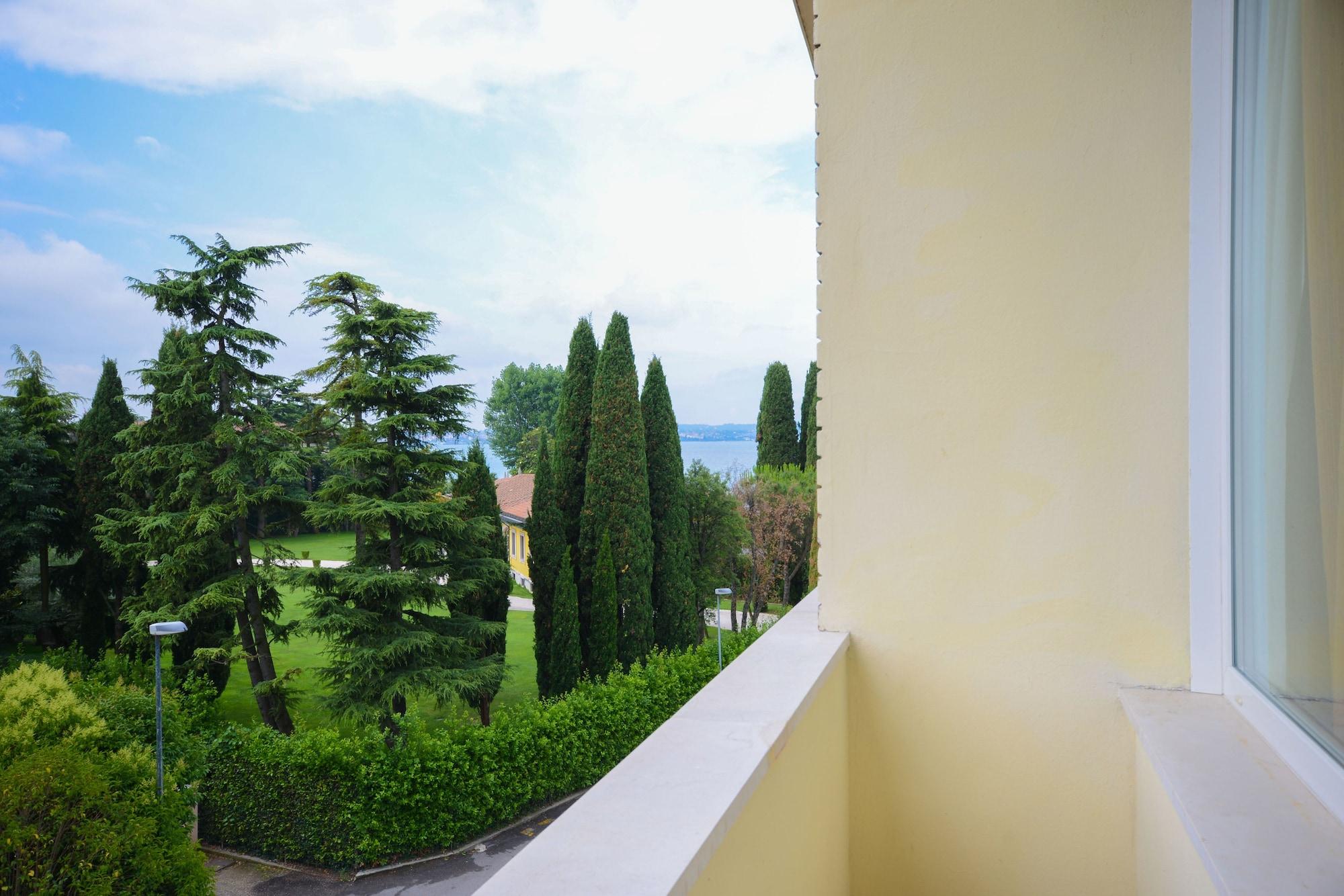 Hotel Suisse Sirmione Exterior photo